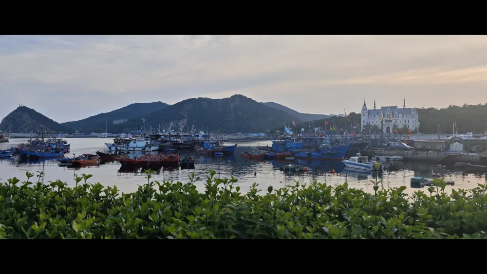 港湾晨色，拍摄于大连
