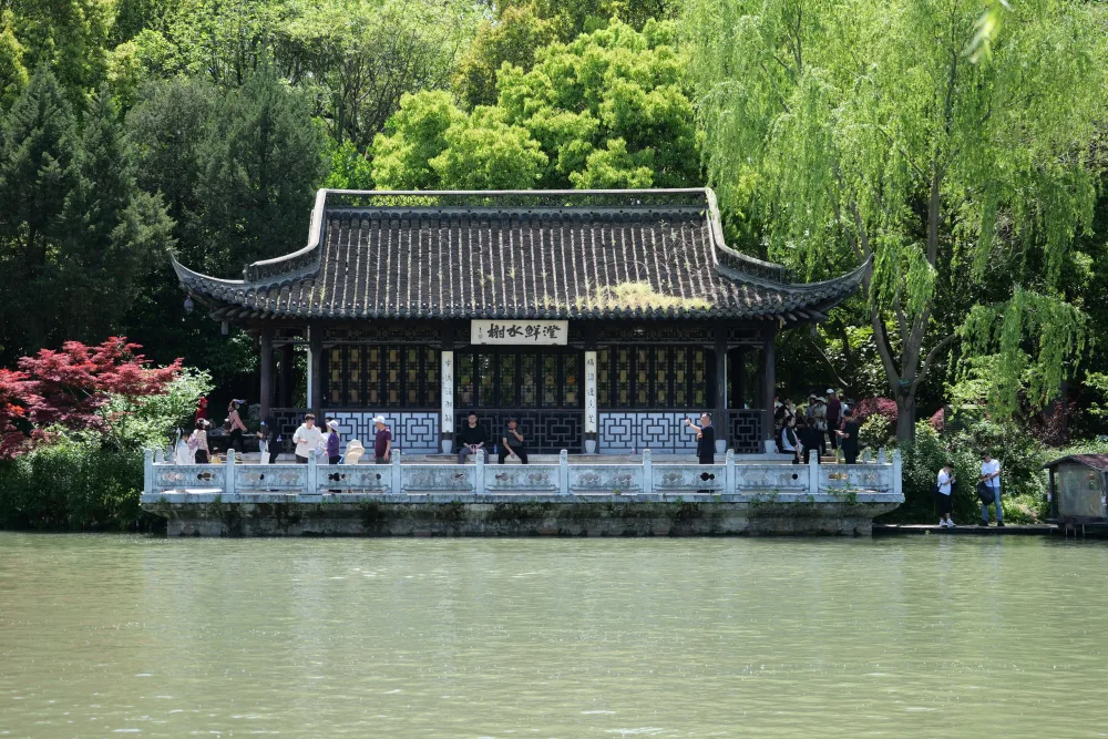 水阁临波，拍摄于扬州